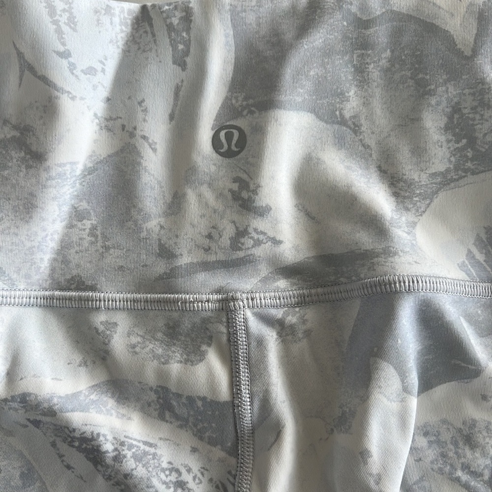 Lulu lemon leggings size 4 wunder under